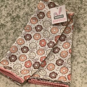 Hippity Hoppity Bunny Donut Spring Easter Kitchen Towels Set of 2 NWT Glitter